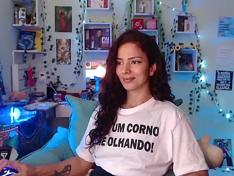 Snapshot of BeellyDance chatting on 09.18.25 BeellyDance online show from 09.18.25