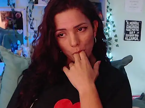 Snapshot of BeellyDance chatting on 09.24.25 BeellyDance online show from 09.24.25