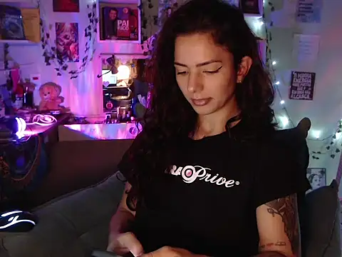 Snapshot of BeellyDance chatting on 10.10.25 BeellyDance online show from 10.10.25