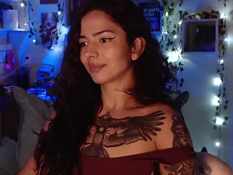 Snapshot of BeellyDance chatting on 11.04.25 BeellyDance online show from 11.04.25