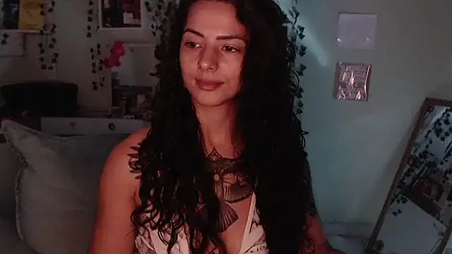 Snapshot of BeellyDance chatting on 04.25.26 BeellyDance online show from 04.25.26