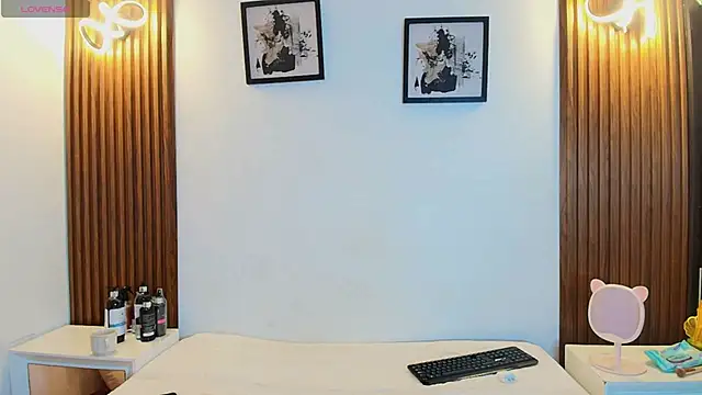 Snapshot of SofiaSweet_ chatting on 05.08.26 SofiaSweet online show from 05.08.26