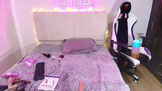 a belladanger online show from 12.22.24