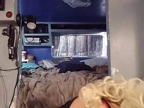 Snapshot of jtru304 chatting on 11.13.25 jtru304 online show from 11.13.25