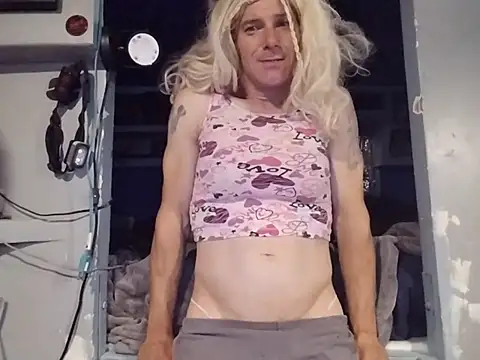 Snapshot of jtru304 chatting on 11.16.25 jtru304 online show from 11.16.25