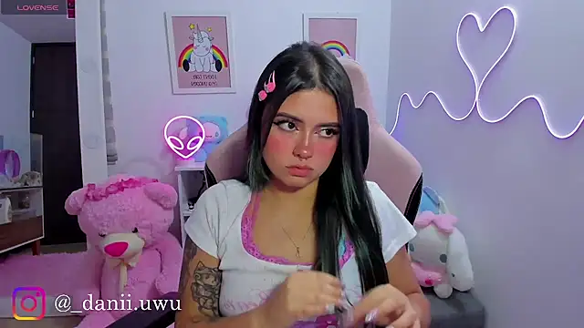 Snapshot of CuteDani_ chatting on 06.23.26 CuteDani online show from 06.23.26