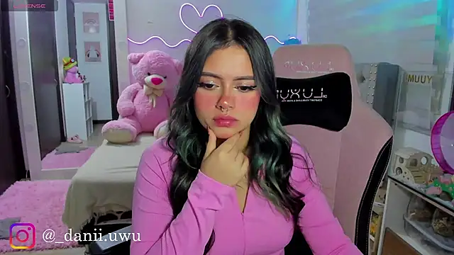 Snapshot of CuteDani_ chatting on 07.15.26 CuteDani online show from 07.15.26