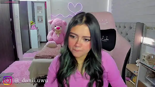 Snapshot of CuteDani_ chatting on 07.15.26 CuteDani online show from 07.15.26