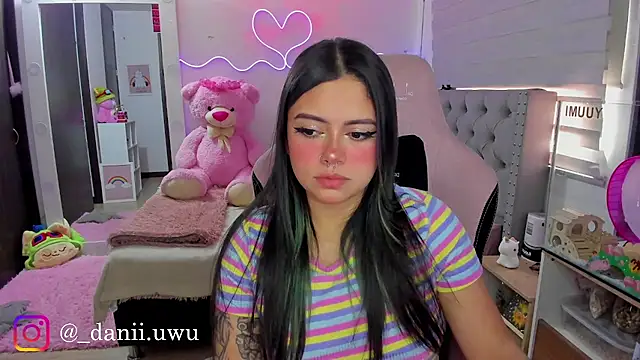 Snapshot of CuteDani_ chatting on 07.24.26 CuteDani online show from 07.24.26
