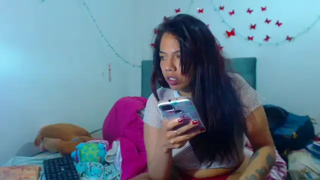 AmaraRoberts420 online show from 01.18.25