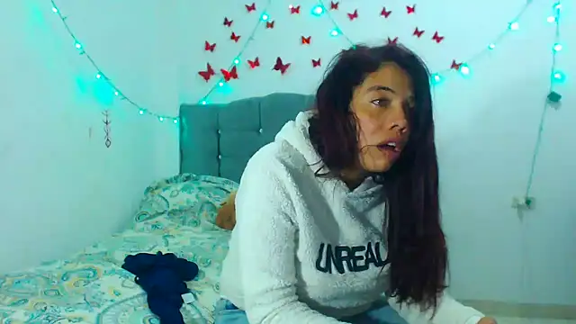 AmaraRoberts420 online show from 01.20.25