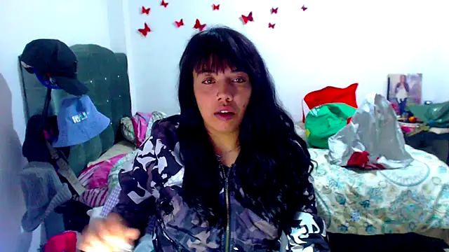 AmaraRoberts420 online show from 09.18.25