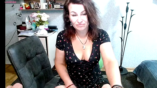 Snapshot of BeatriksS chatting on 06.24.26 BeatriksS online show from 06.24.26