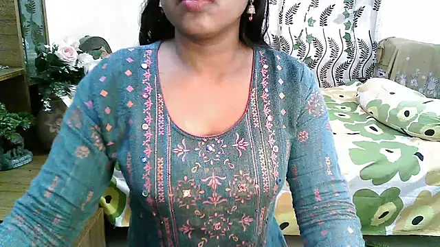 esita 1212 online show from 02.25.25