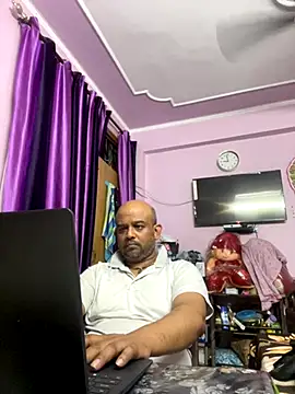 Dick 6inches online show from 11.03.25