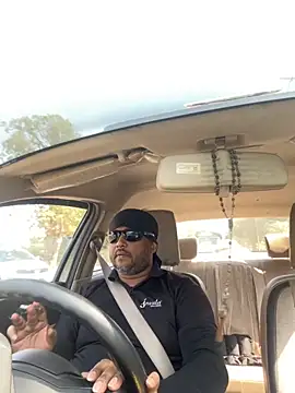 Dick 6inches online show from 11.05.25