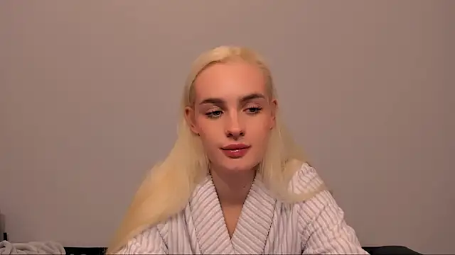 Snapshot of OliviaKisss chatting on 03.16.26 OliviaKisss online show from 03.16.26