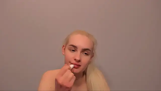 Snapshot of OliviaKisss chatting on 03.19.26 OliviaKisss online show from 03.19.26
