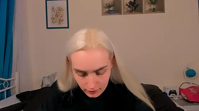 Snapshot of OliviaKisss chatting on 04.21.26 OliviaKisss online show from 04.21.26