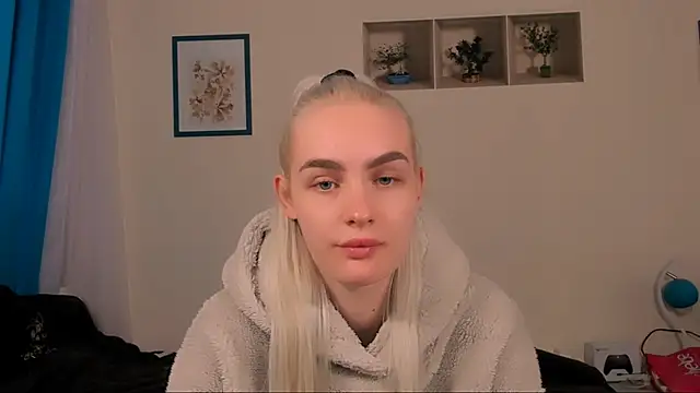 Snapshot of OliviaKisss chatting on 04.25.26 OliviaKisss online show from 04.25.26