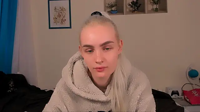 Snapshot of OliviaKisss chatting on 04.25.26 OliviaKisss online show from 04.25.26