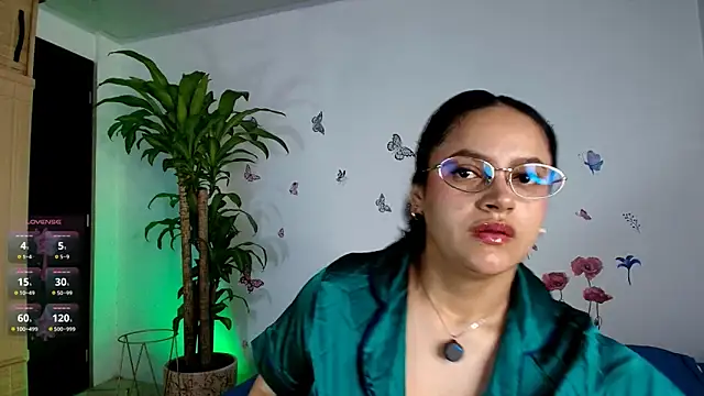 Snapshot of VICTORIABLACK_@xh chatting on 05.06.26 VICTORIABLACK xh online show from 05.06.26