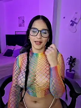 Snapshot of heyshaa chatting on 02.06.25 heyshaa online show from 02.06.25