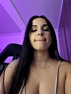 Snapshot of heyshaa chatting on 02.11.25 heyshaa online show from 02.11.25