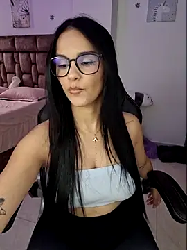 Snapshot of heyshaa chatting on 09.13.25 heyshaa online show from 09.13.25