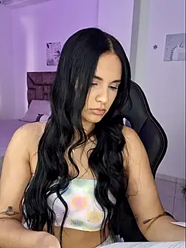 Snapshot of heyshaa chatting on 09.17.25 heyshaa online show from 09.17.25