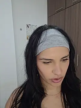 Snapshot of heyshaa chatting on 04.21.26 heyshaa online show from 04.21.26