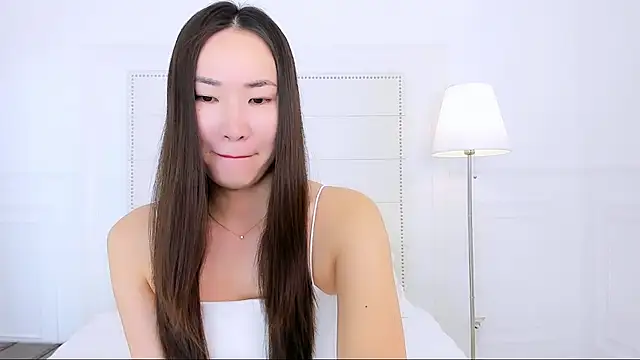 Snapshot of NaomiYuu chatting on 07.01.26 NaomiYuu online show from 07.01.26