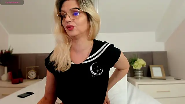 Snapshot of AshleyStorm_ chatting on 03.19.25 AshleyStorm  online show from 03.19.25