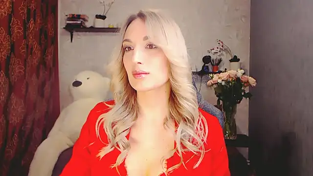 Snapshot of MillaXQueen chatting on 02.27.25 MillaXQueen online show from 02.27.25