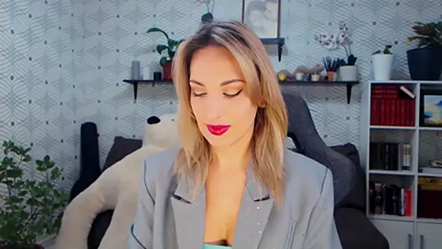 MillaXQueen online show from 02.04.26