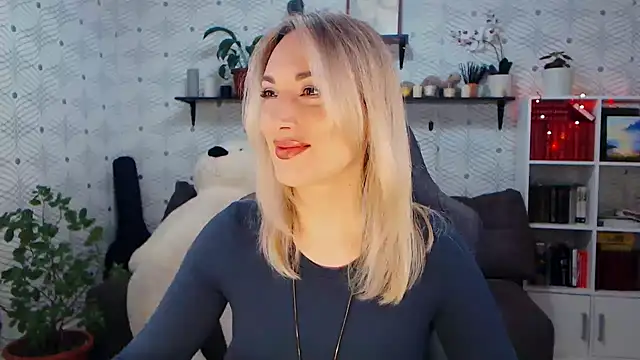 Snapshot of MillaXQueen chatting on 03.29.26 MillaXQueen online show from 03.29.26