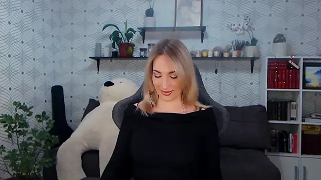 Snapshot of MillaXQueen chatting on 04.19.26 MillaXQueen online show from 04.19.26