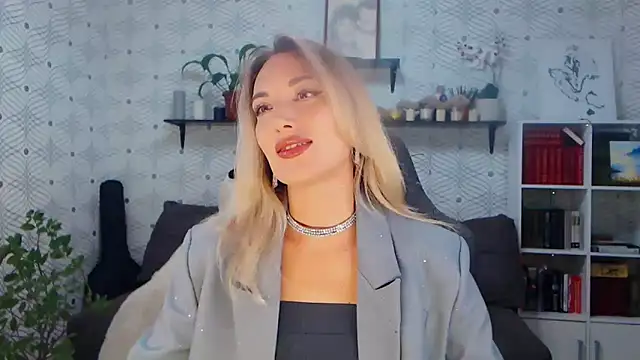 Snapshot of MillaXQueen chatting on 06.13.26 MillaXQueen online show from 06.13.26