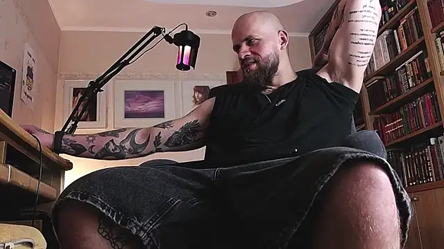 Snapshot of FindomJason chatting on 06.13.26 FindomJason online show from 06.13.26