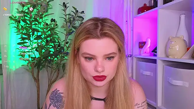 Snapshot of Hottie_Jane chatting on 03.21.25 Hottie Jane online show from 03.21.25