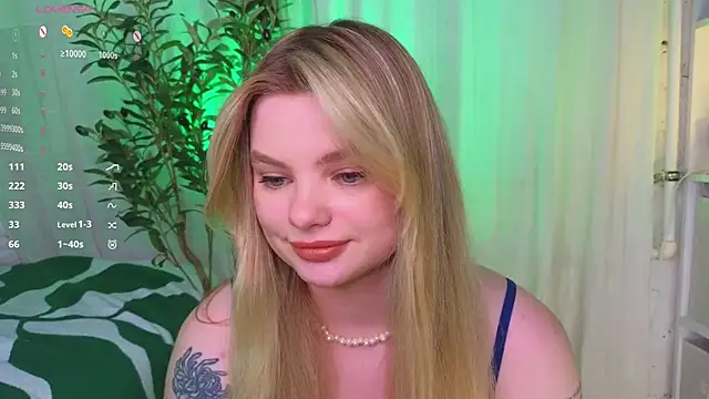 Snapshot of Hottie_Jane chatting on 03.22.25 Hottie Jane online show from 03.22.25