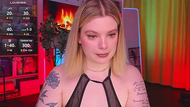 Snapshot of Hottie_Jane chatting on 05.23.26 Hottie Jane online show from 05.23.26