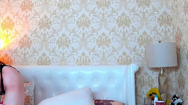 JuliaHunts online show from 04.04.26