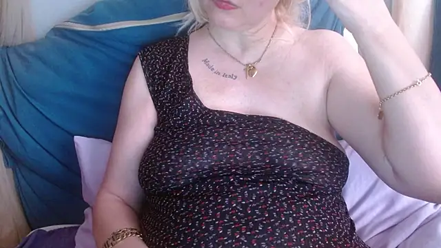 Snapshot of martachatte chatting on 05.06.26 martachatte online show from 05.06.26