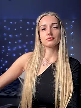 Snapshot of minalawarden chatting on 10.14.25 minalawarden online show from 10.14.25