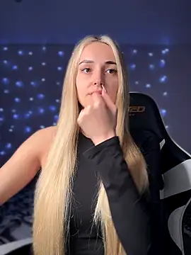 Snapshot of minalawarden chatting on 10.16.25 minalawarden online show from 10.16.25