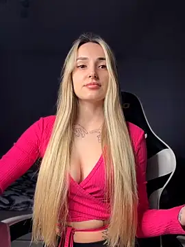 Snapshot of minalawarden chatting on 12.18.25 minalawarden online show from 12.18.25