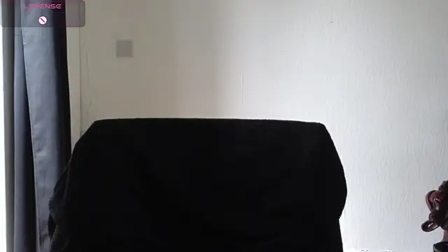 Snapshot of Mia_G0ld chatting on 05.19.26 Mia G0ld online show from 05.19.26