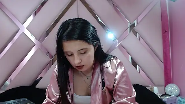 nathaly low1 online show from 12.12.24