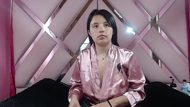 nathaly low1 online show from 12.18.24